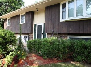2501 Valley St, Cross Plains, WI 53528