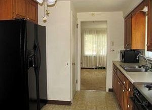 3rd image of 1078 Thornwood Dr