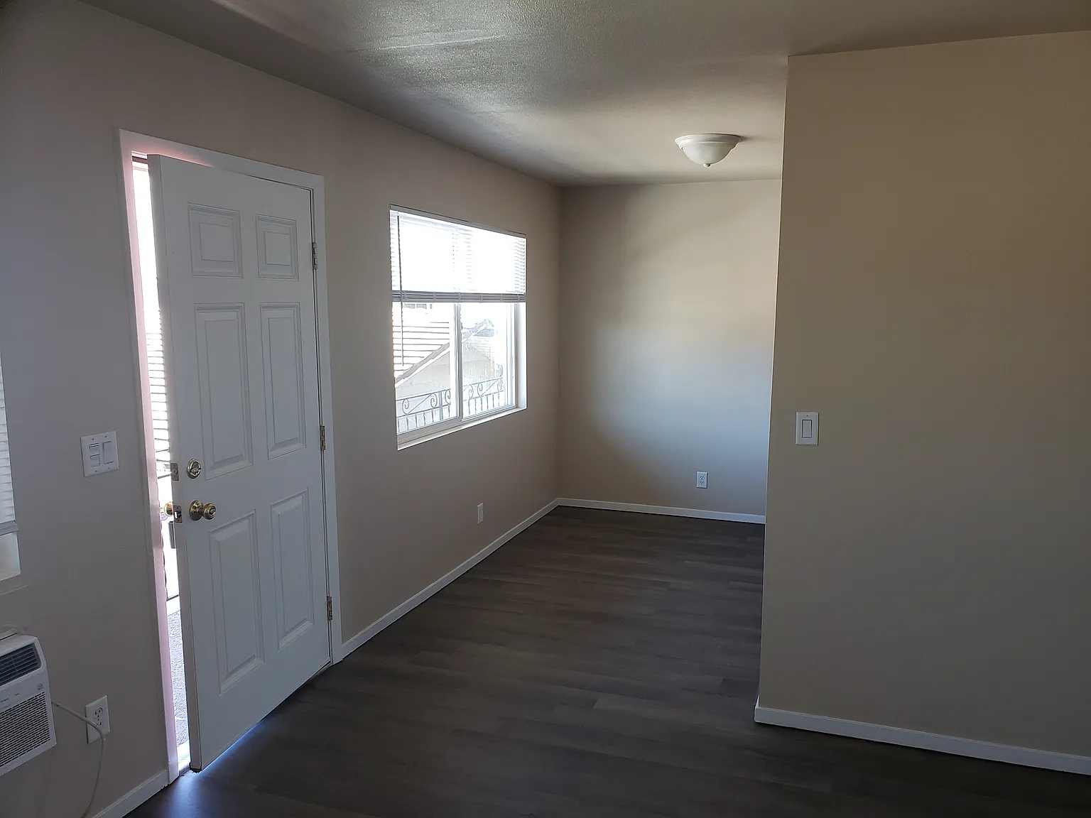 Comstock Apartments — Photo 2