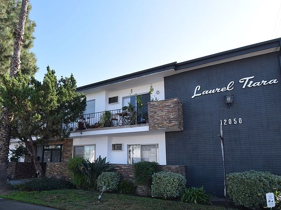 2nd image of 12050 Tiara St #17930394