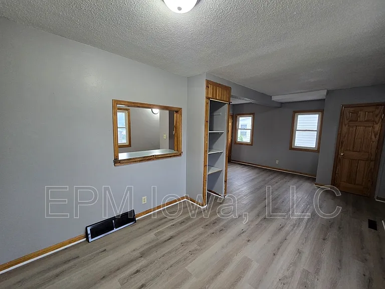 301 Rath St — Photo 3