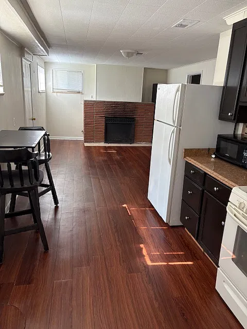 2145 Benton St — Photo 2