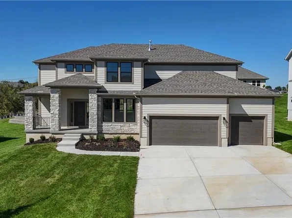 6104 Barth Rd, Shawnee, KS 66226