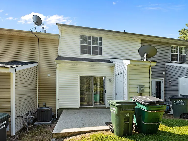 670 Emerald Cove Dr — Photo 7