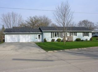 100 Elm St, Riceville, IA 50466