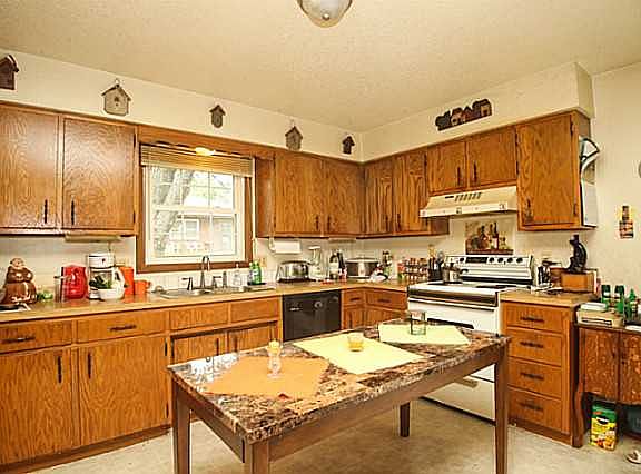 2nd image of 1001/1003 NW Applewood St