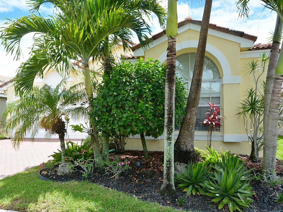 1st image of 9647 Honeybell Cir