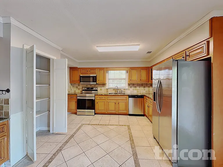 100 Creekwood Ct — Photo 5