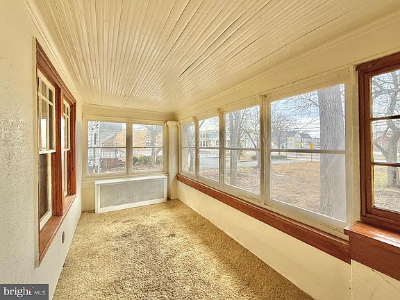 4th image of 107 N East Ave