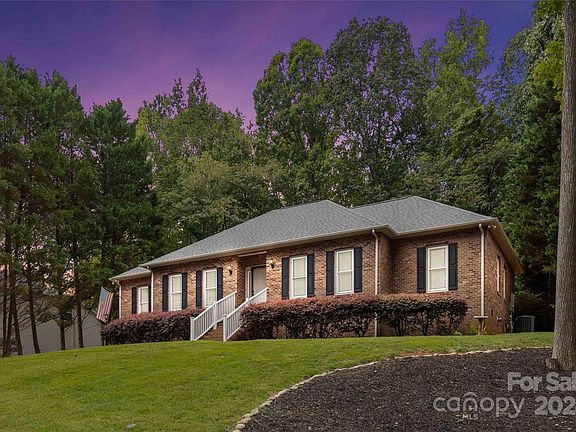 3rd image of 2243 Audubon Dr