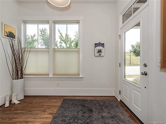 4th image of 723 Terrace Park