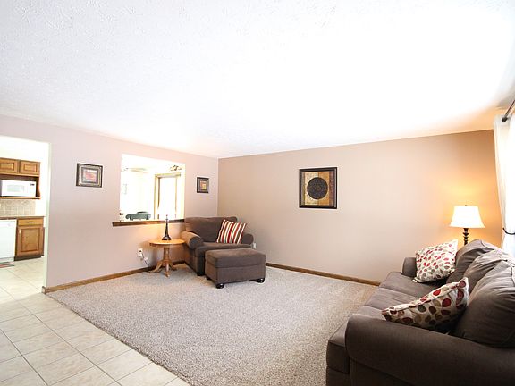 2nd image of 6245 Rhonda Dr