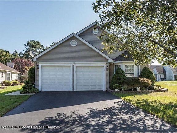 4th image of 1 Wellington Ln