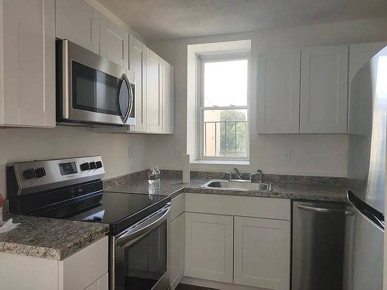 1411 Commonwealth Ave #501 — Photo 1