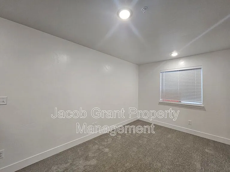 6133 N Freedom Ave #4 — Photo 5