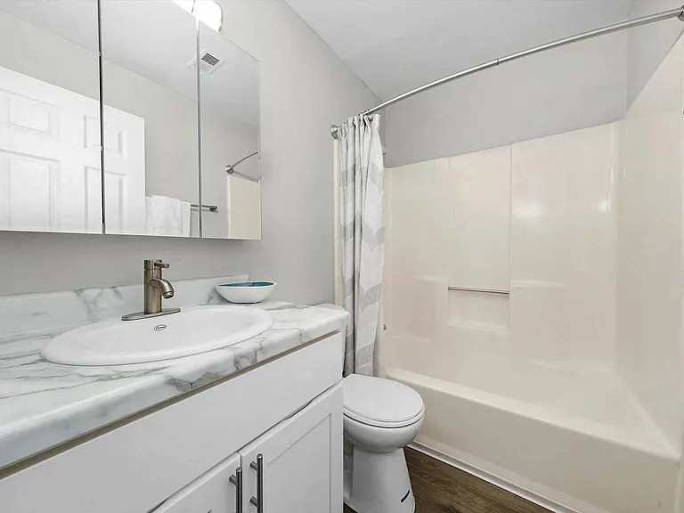 Whitcomb Terrace Apartments — Photo 12