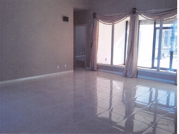 2nd image of 3228 Noble Dr