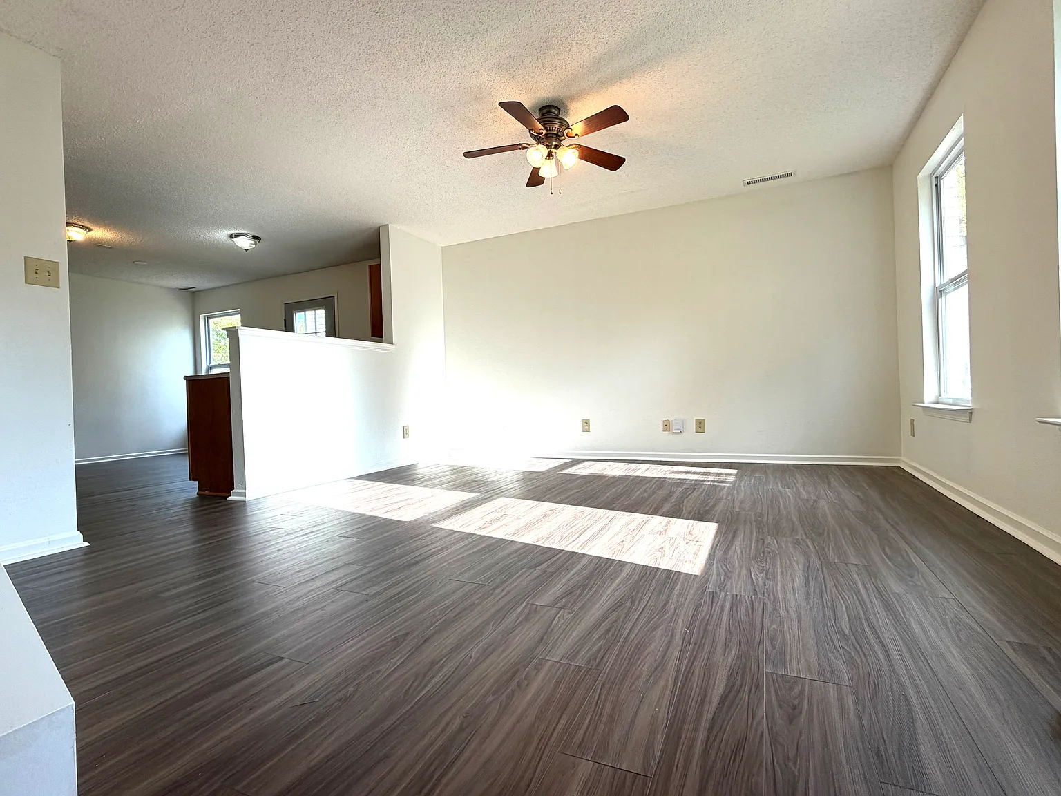 3 bed, 2.5 bath, 1580 sqft, $1,850 — Photo 3