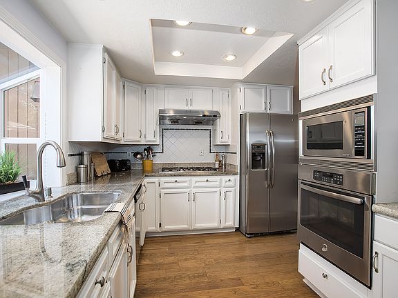 4th image of 156 Lawnview Cir
