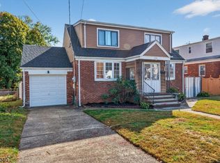 220 Hillman Dr, Elmwood Park, NJ 07407