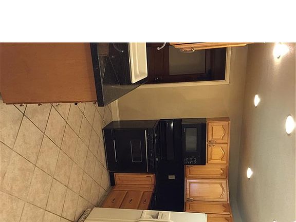 4th image of 1884 Chapel Hill Dr