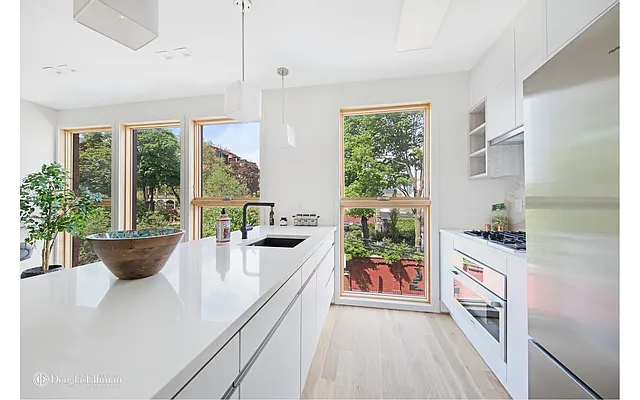 Sold by Douglas Elliman | media 16