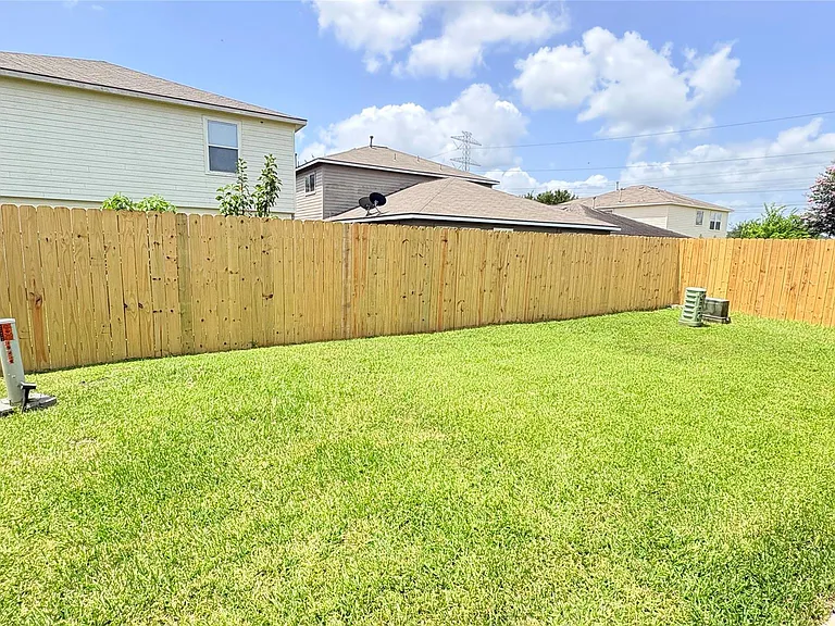 19319 Jordans Landing Ln — Photo 25