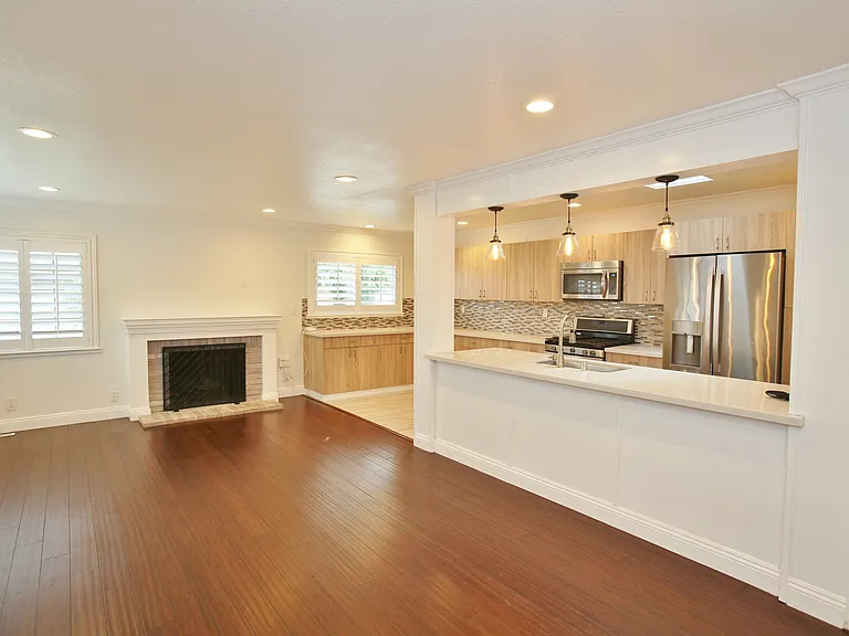 21126 Ashfield Ave — Photo 2
