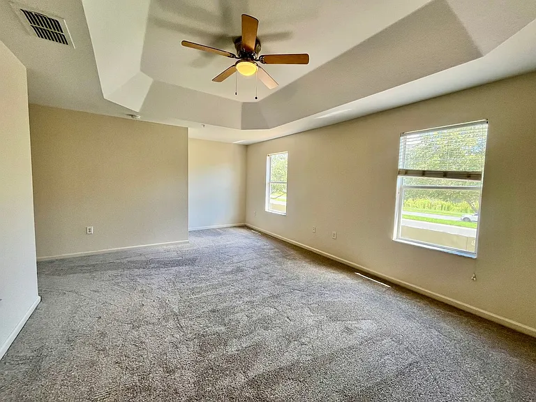 2950 Ashland Ln S — Photo 9