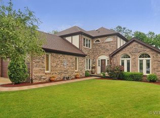 2257 E Ashbury Ct, Arlington Heights, IL 60004