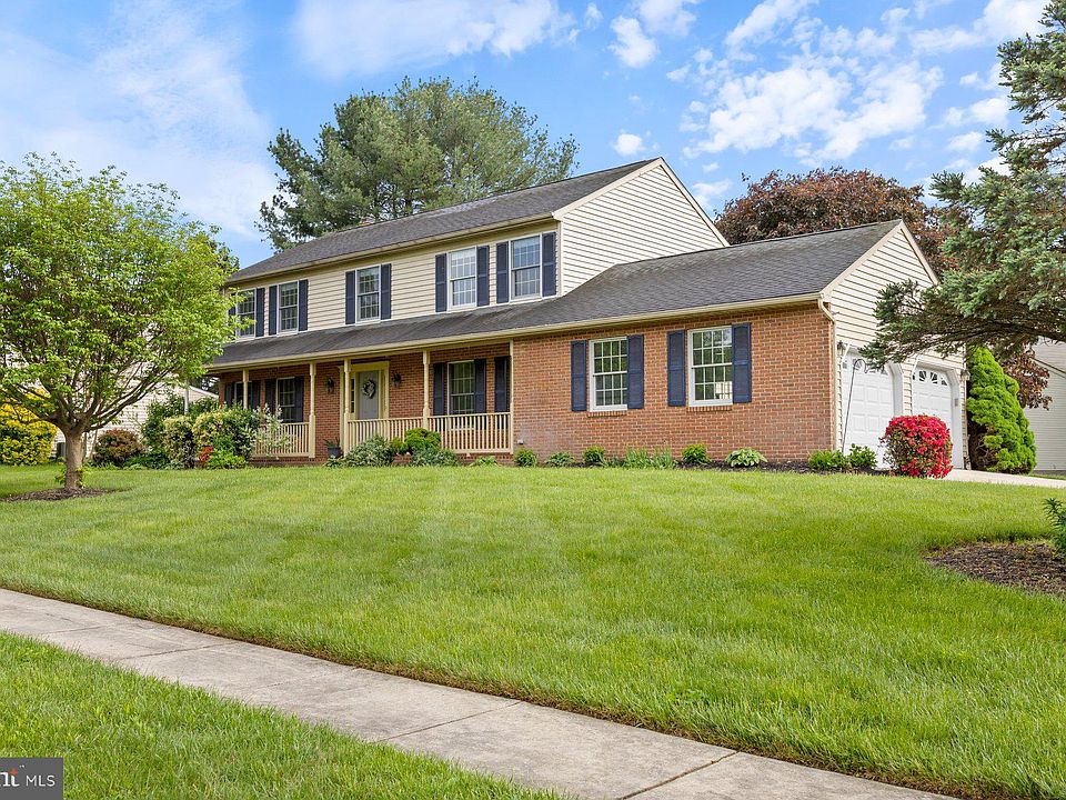 1st image of 722 Paige Cir