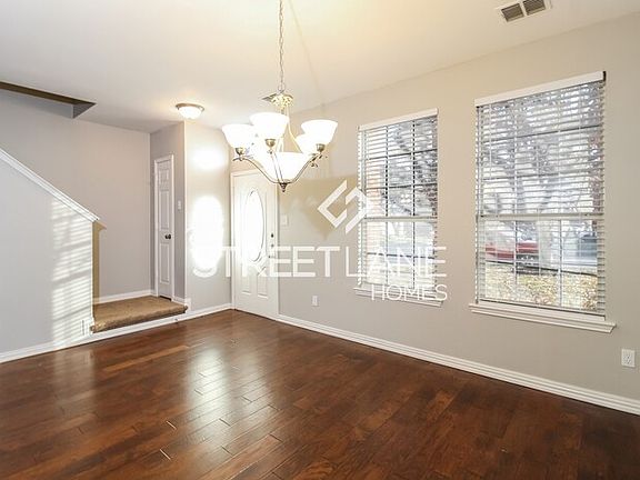 5th image of 2013 Hickory Dr