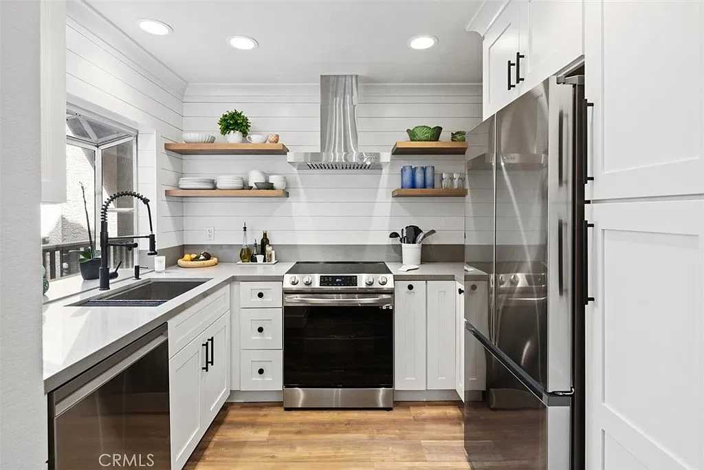 1 bed, 735 sqft, $3,300 — Photo 1