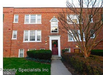 1st image of 1729 N Queens Ln APT 116