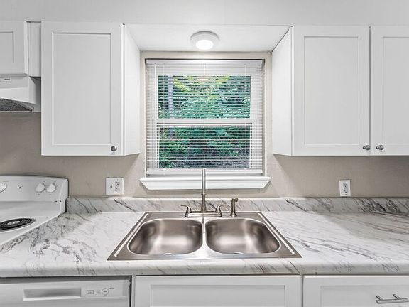4th image of 912 Donaldson Rd #107
