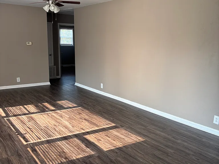 2314 Alabama Ave — Photo 5