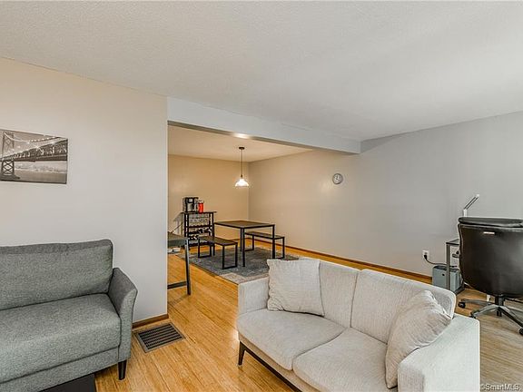 5th image of 3 Oak Forest Dr Unit 3