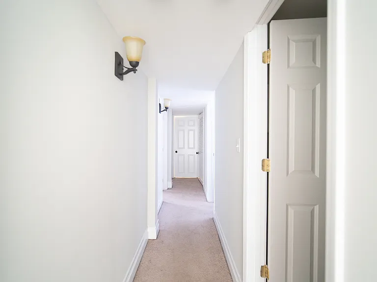 933 W Newport — Photo 25