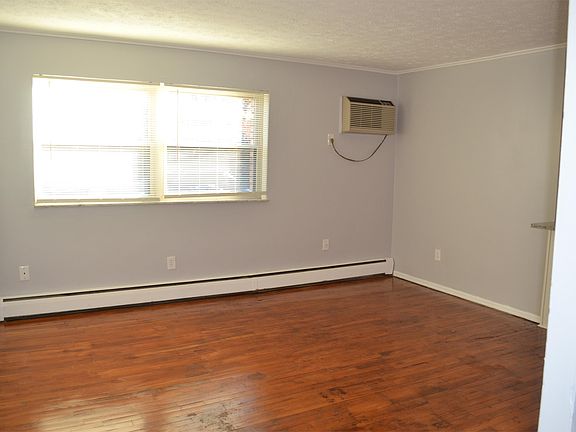 3rd image of 3811 Ferdinand Pl APT 37