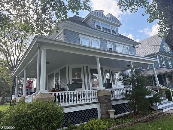2nd image of 37 Broad St