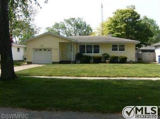 1523 Greenwich Rd, Muskegon, MI 49441