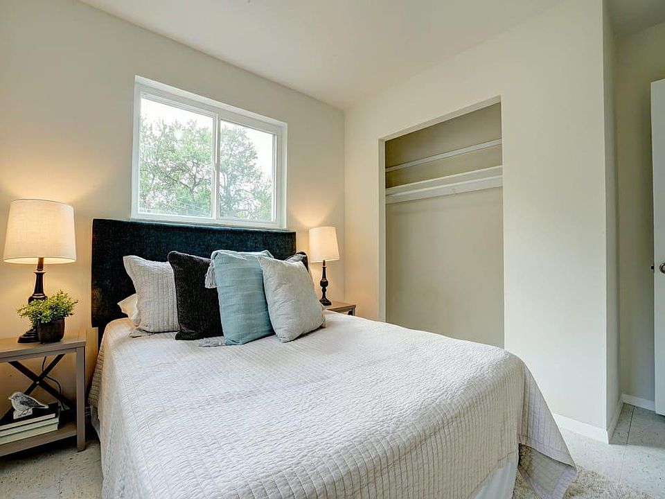 1st image of 946 Burton Ave APT 5