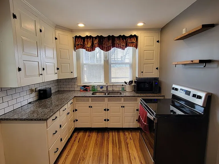 6288 Buchanan Trl W — Photo 2
