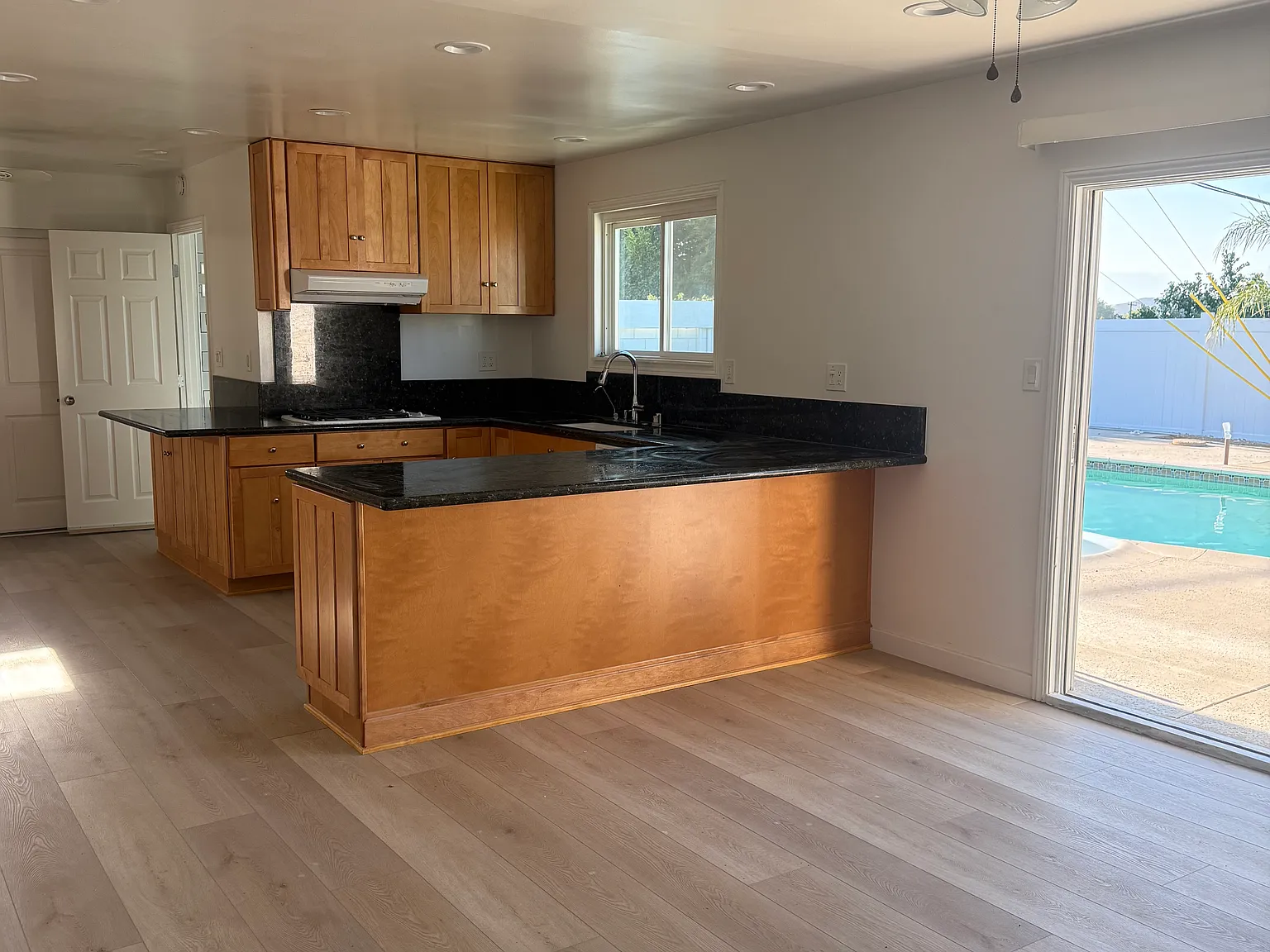 4 bed, 1769 sqft, $4,450 — Photo 4