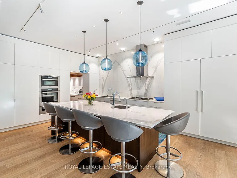 11 Pine Cres — Photo 15