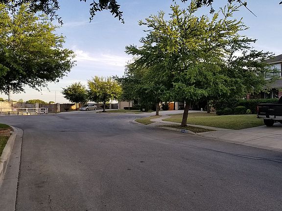 5th image of 248 Kipper Ave