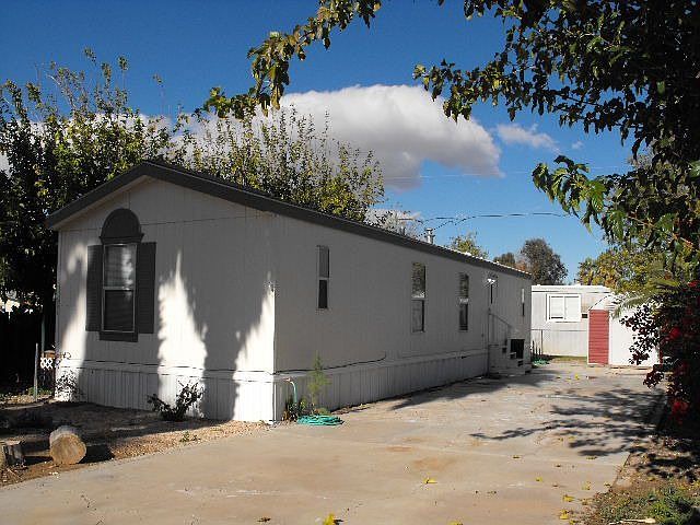1st image of 601 Well St