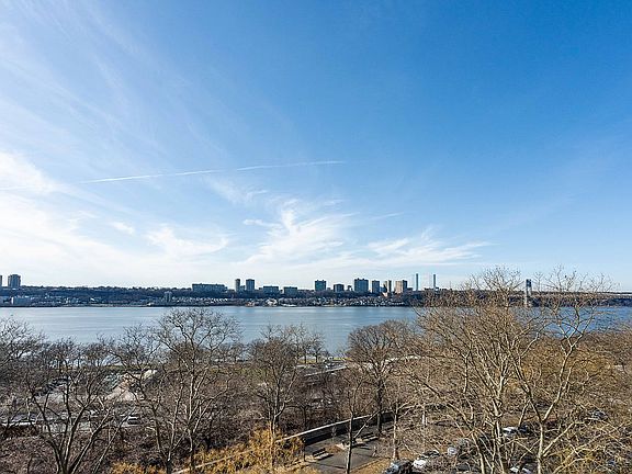 4th image of 725 Riverside Dr APT 8D
