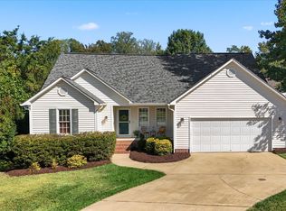 805 Natural Springs Ct, Fuquay Varina, NC 27526