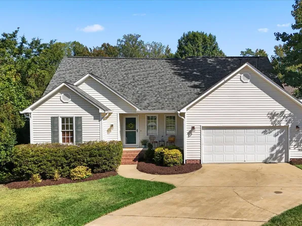 805 Natural Springs Ct, Fuquay Varina, NC 27526